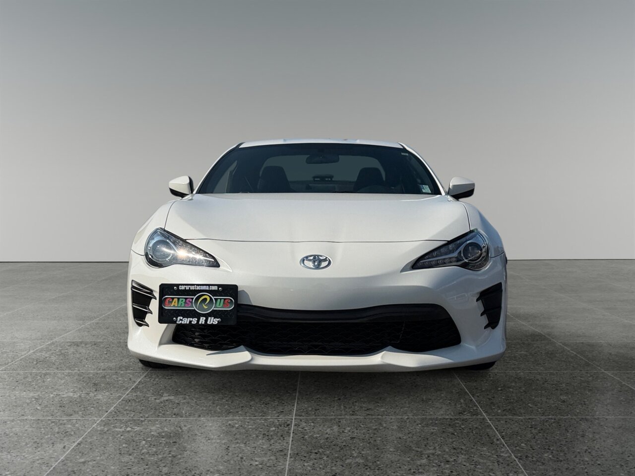 2017 Toyota 86 Base in White — thumbnail 9 of 21