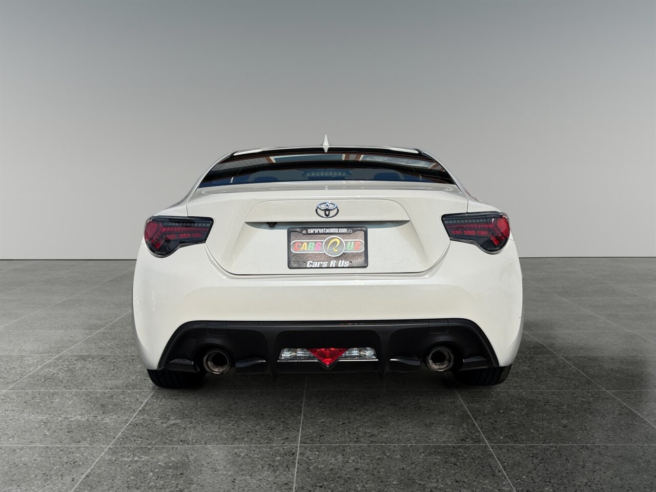 2017 Toyota 86 Base in White — photo 5 of 21