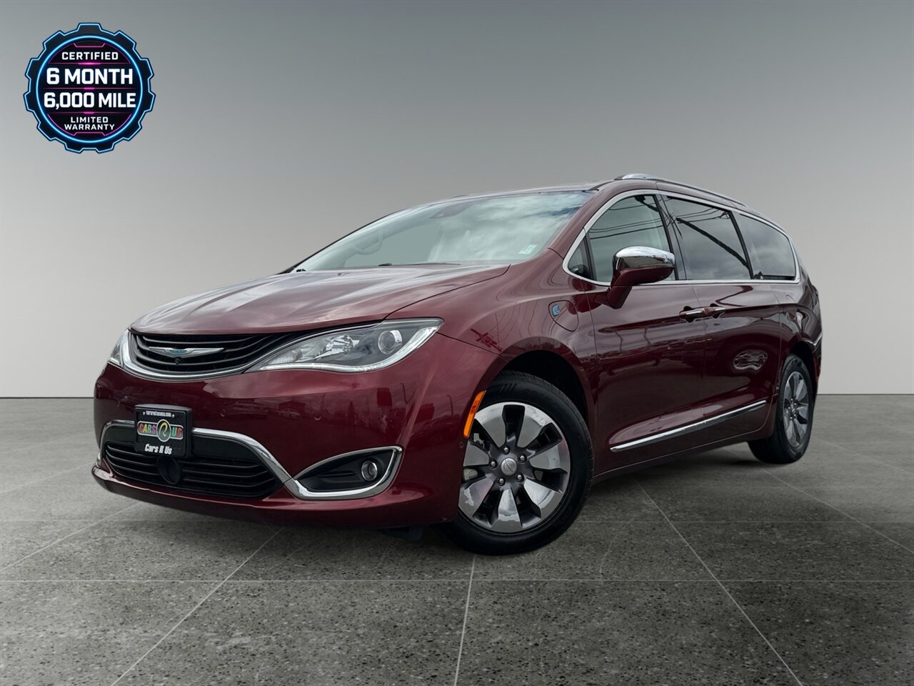 2018 Chrysler Pacifica HYBRID LIMITED - photo 1 of 18